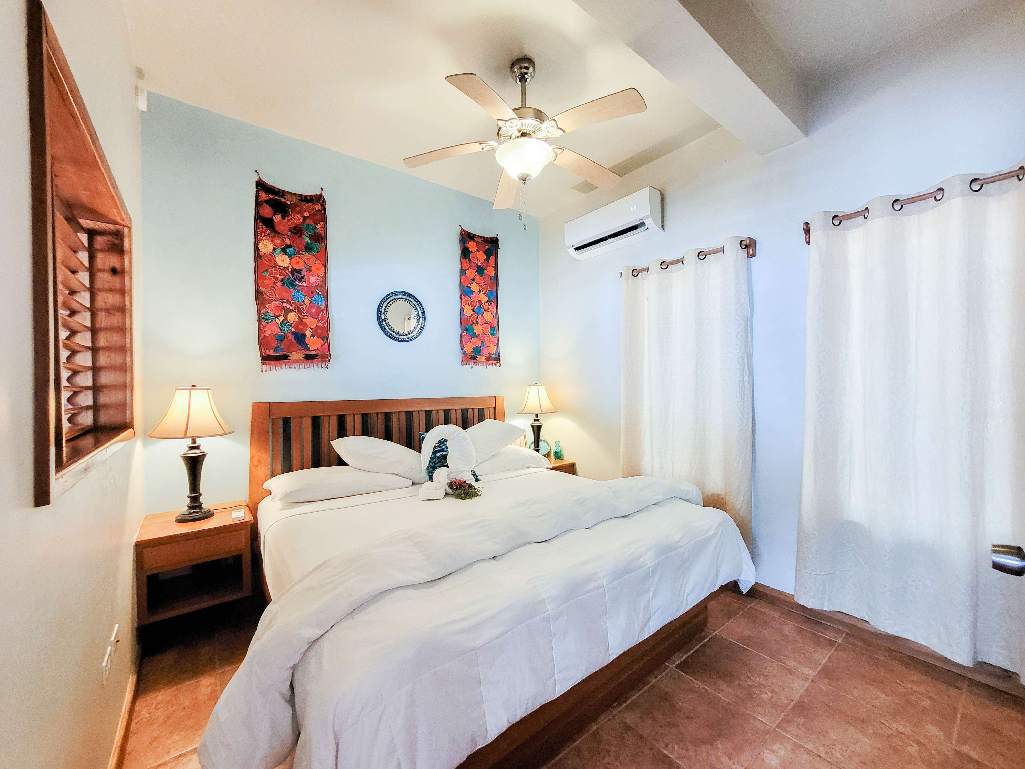 Sapphire Beach Resort Sea View Suites - Resort Ambergris Caye Belize